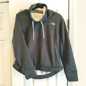 The North Face Women's Pullover Funnel Neck Top
